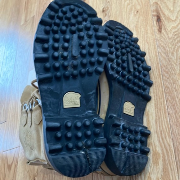 Sorel Caribou waterproof Tan and Black Leather Lace-Up Winter Boots - Picture 6 of 6